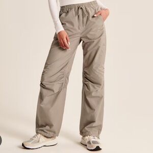 ABERCROMBIE PARACHUTE PANTS